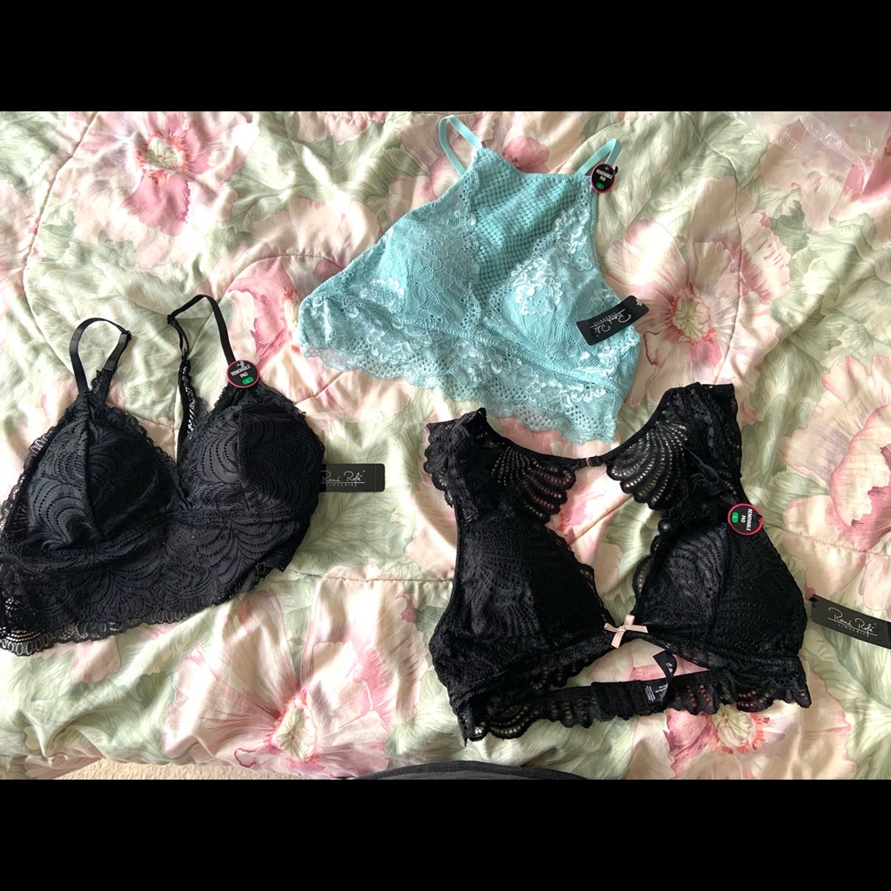 NWT large bra with removable pads